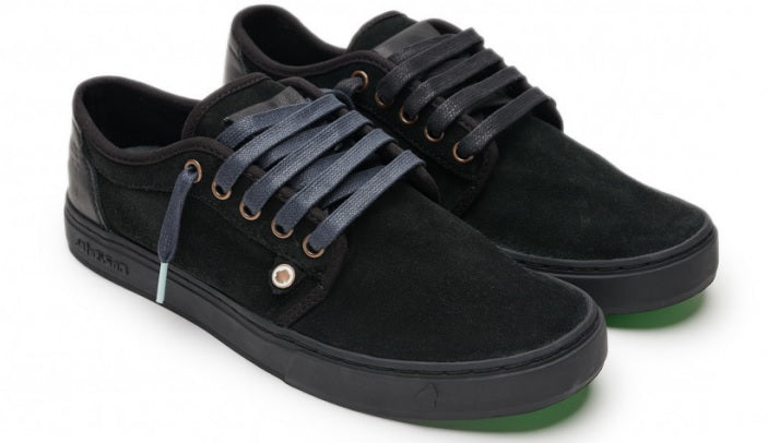 Heisei Suede Black Black